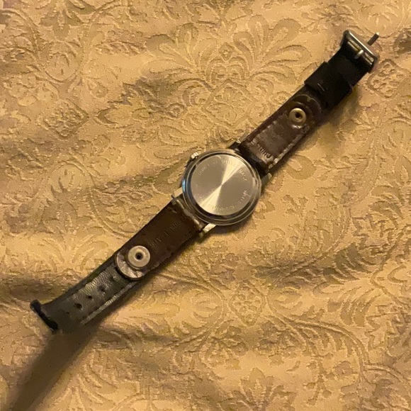 Nintendo 64 1996 Launch watch - Picture 3 of 5